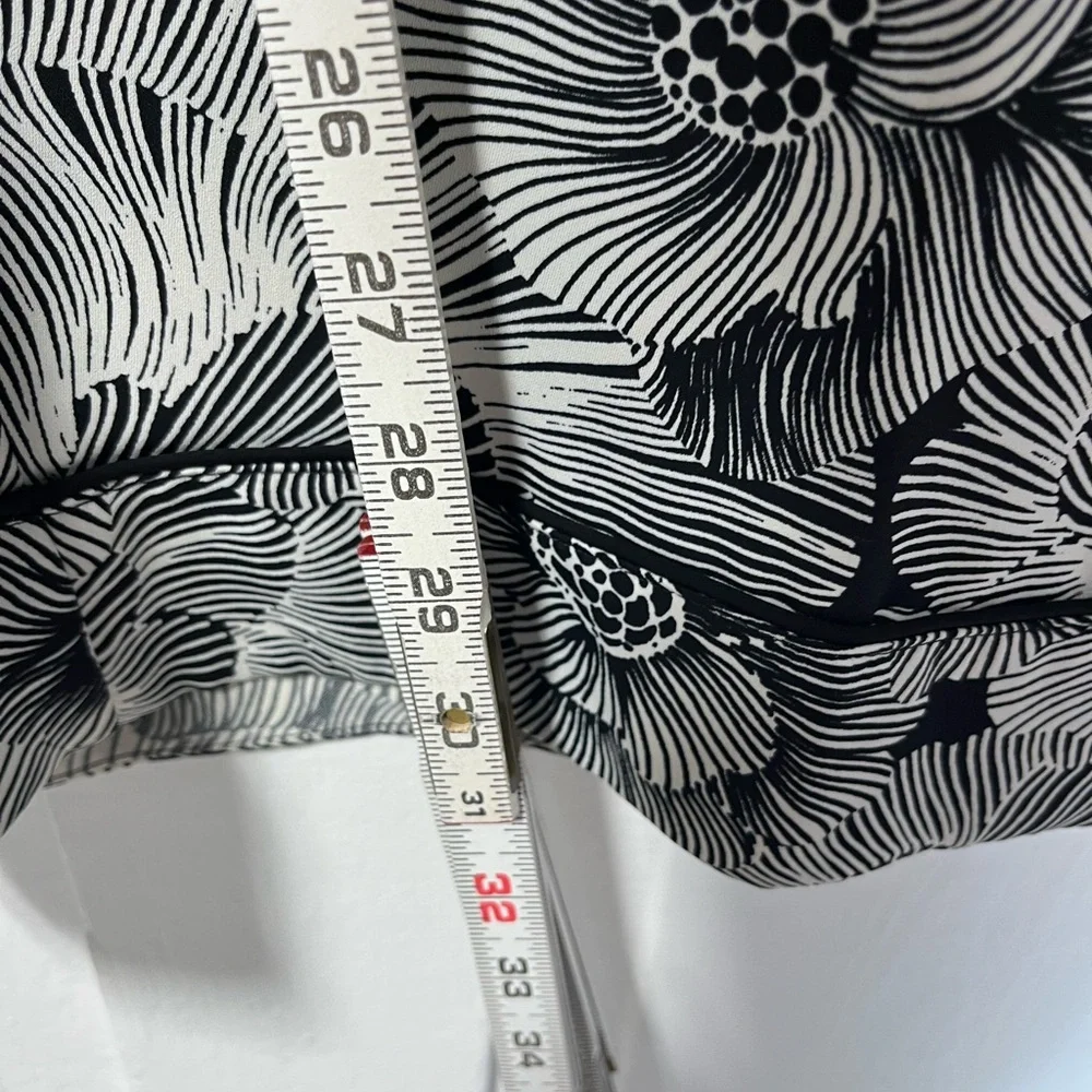 Express Stylist Super High Waisted Pleated Wide Leg Pant Floral Pant size 6 - Picture 10 of 11